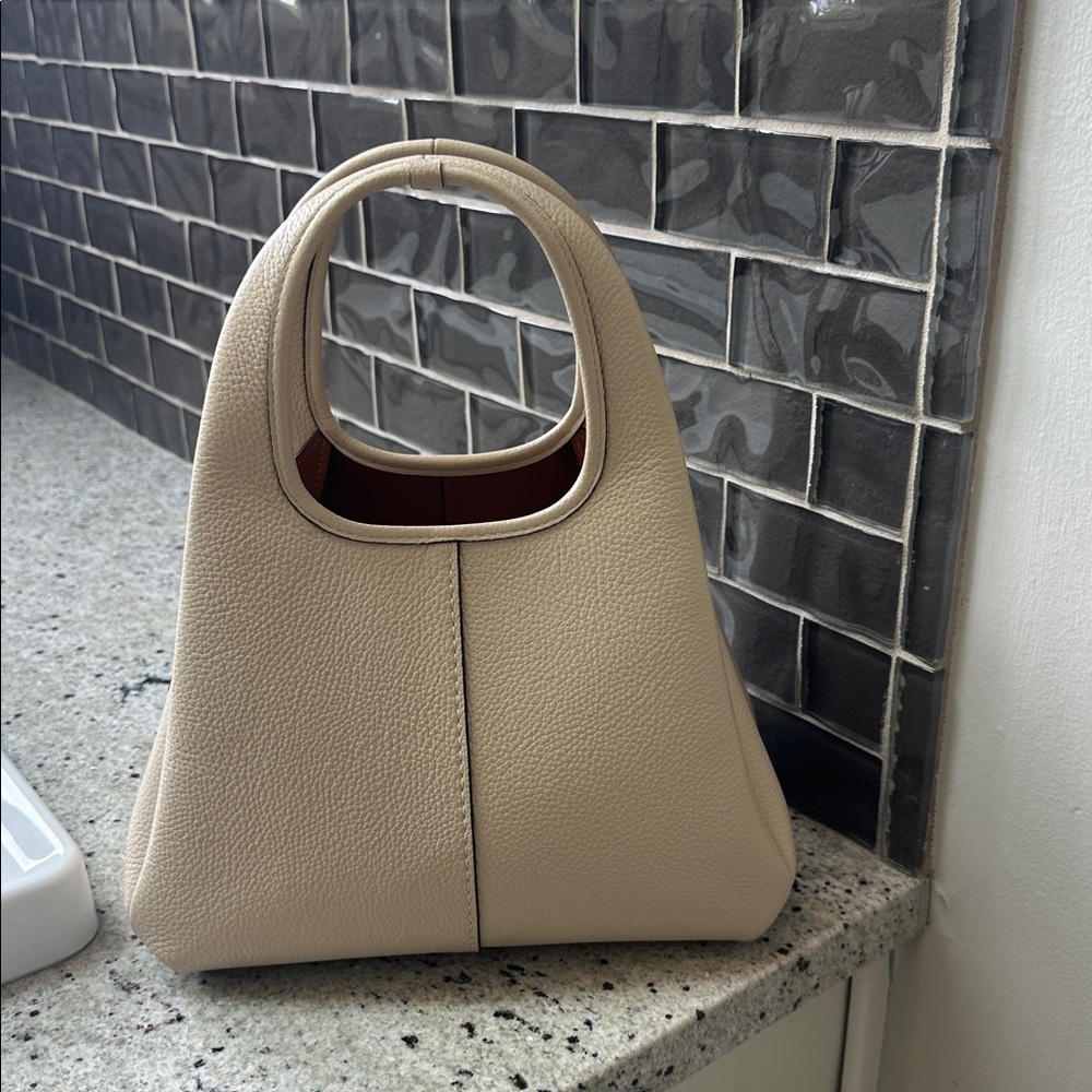 Coach Lana 23 Bag - Ivory with gold/brass hardware - Picture 3 of 12